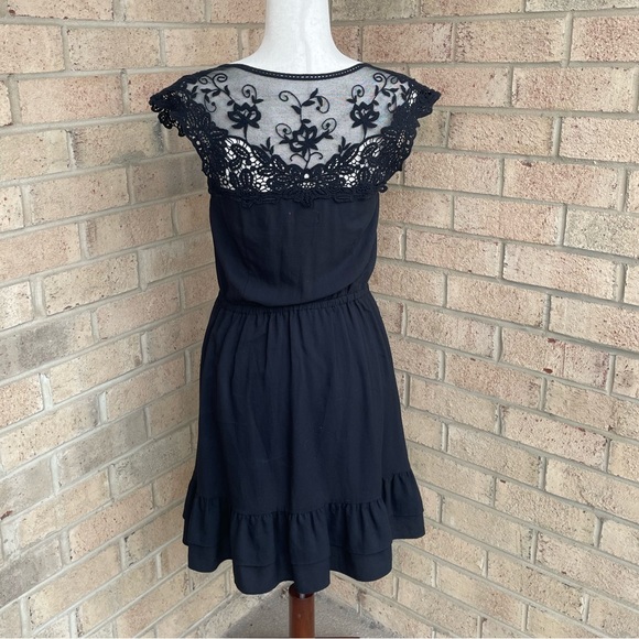 ELLE Black LBD Lace Top Tie Waist Cap Sleeve V-Neck Dress, Women’s Size Small - Picture 5 of 8